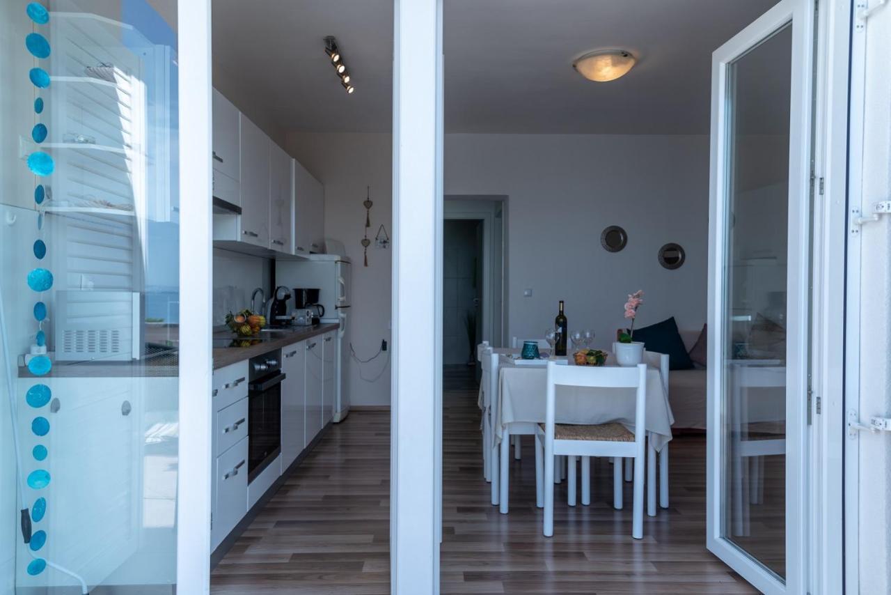 Apartment Bor - On The Beach Malinska Kültér fotó